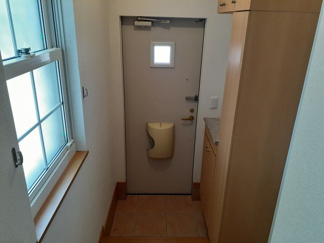 毎日通る玄関はこちらです