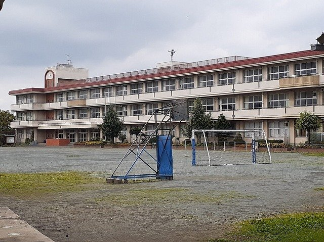 加須市立種足小学校まで1500m