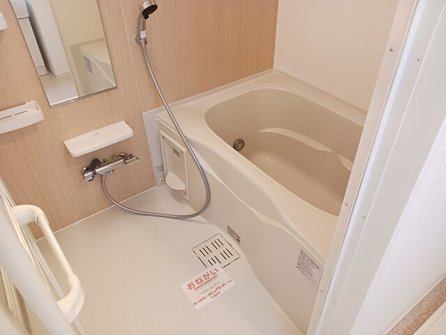コンパクトで使いやすいお風呂です
