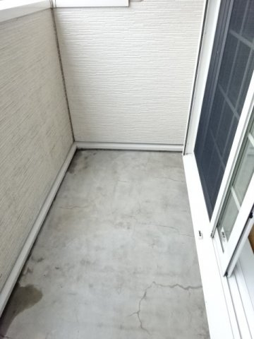 バルコニーからの眺めを楽しみながら食事をしませんか