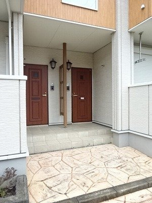 ゆとりのあるエントランスです