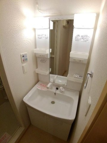 忙しい朝には欠かせない洗面所です