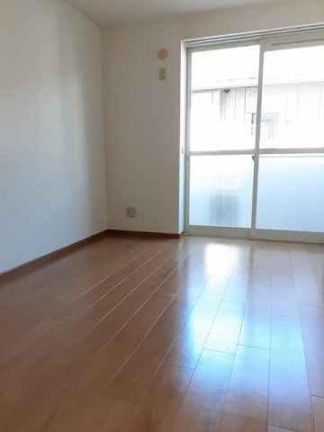 ゆったり過ごせる居間です