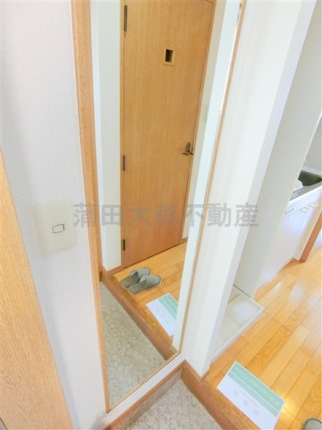 ヴェルステージ大森西の設備|玄関に姿見鏡付！