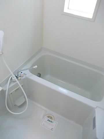 コンパクトで使いやすいお風呂です
