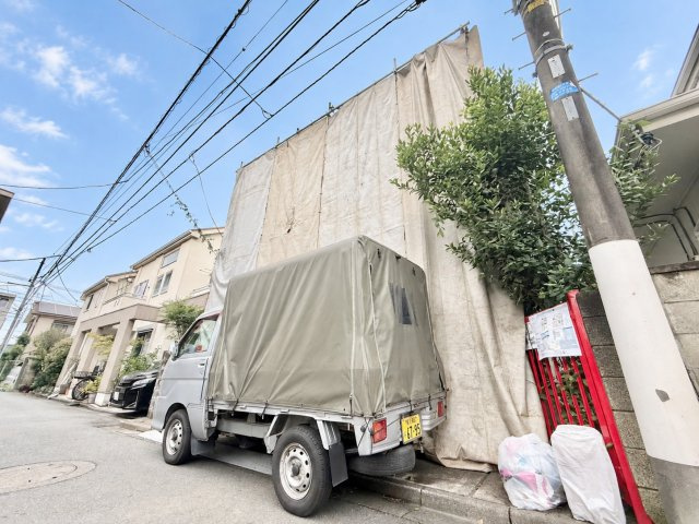 杉並区松庵1丁目　新築戸建の前面道路含む現地写真|2026.09.12撮影

現地ご見学希望・資料請求などお気軽にお問い合わせ下さい！
03-5990-5201