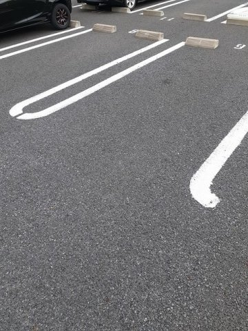 駐車場があるので、車を買う予定の方も安心です