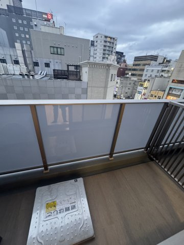 Brillia ist 浅草のバルコニー