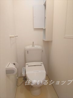 アート・ハウス　参番館のトイレ|シャワートイレ・収納棚あり