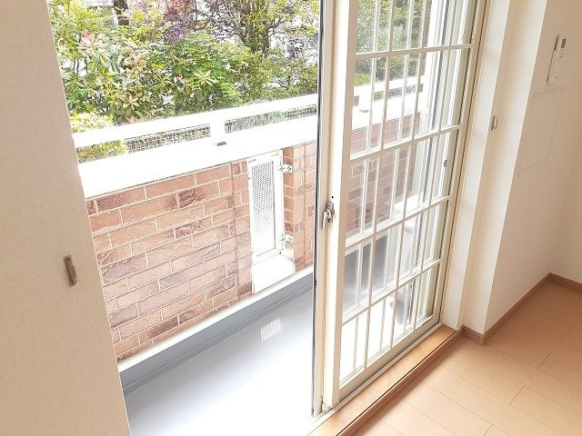 落ち着いた時間を過ごせるバルコニーです