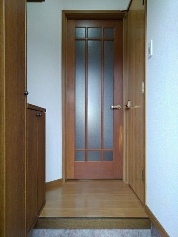 毎日通る玄関はこちらです