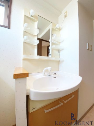 ソレイルコート桜本町の洗面所