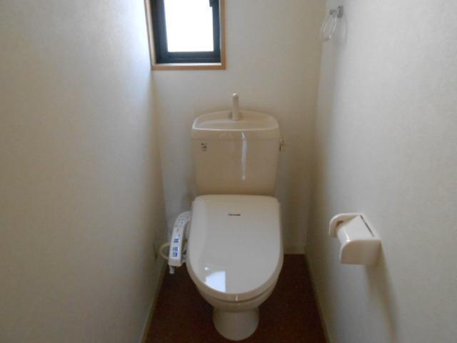 清潔感のあるトイレです