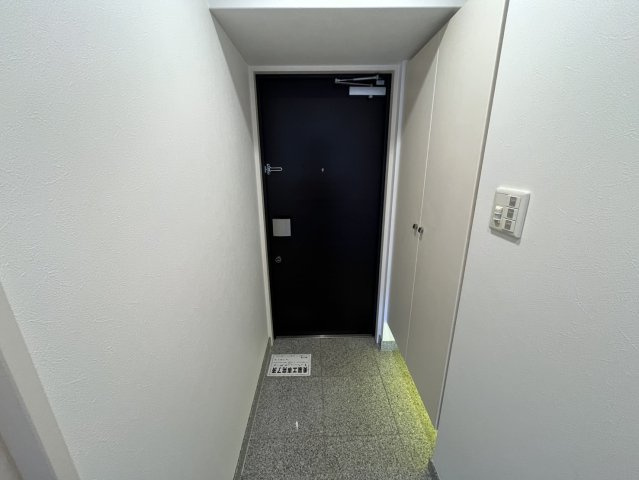 プレジール三ノ宮Ⅱの玄関