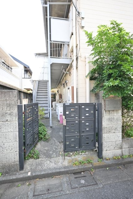 毎日通るエントランスはこのようになっています