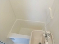 コンパクトで使いやすいお風呂です