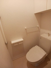 清潔感のあるトイレです