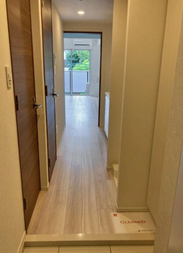 ラティエラ滝野川の玄関