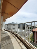 開放的で明るい空間を演出してくれるバルコニーです