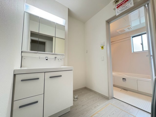 塩屋台2丁目　5LDK　2WIC×駐車3台新築戸建ての独立洗面台|独立洗面台で身支度をすべて済ませてしまいましょう