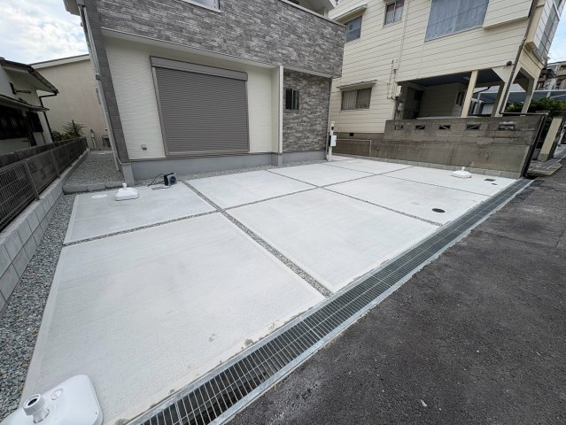 塩屋台2丁目　5LDK　2WIC×駐車3台新築戸建ての駐車場|駐車場があります