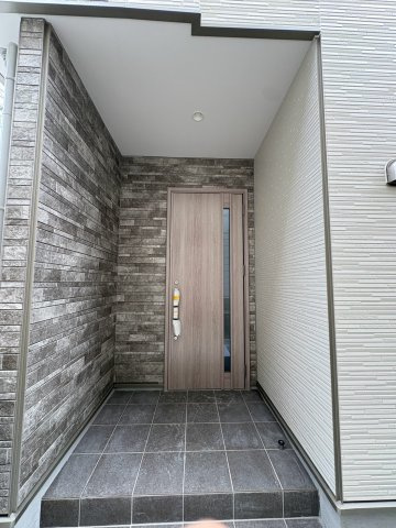 塩屋台2丁目　5LDK　2WIC×駐車3台新築戸建ての玄関|毎日通る玄関はこちらです