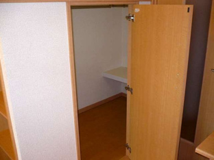明るい色調の室内です