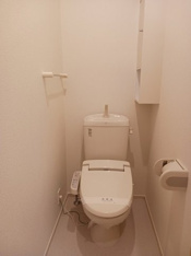 シンプルで使いやすいトイレです