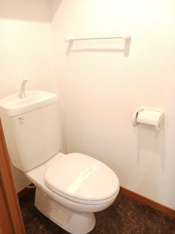 コンパクトで使いやすいトイレです