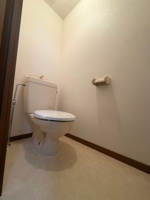 コンパクトで使いやすいトイレです