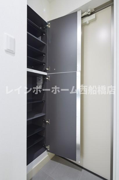 ディアマンテ八千代台の玄関