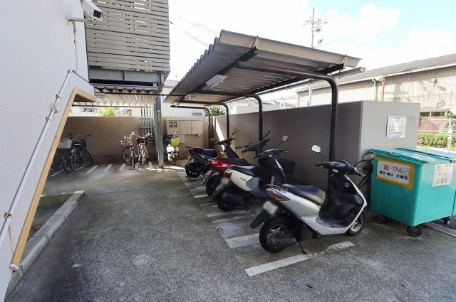 エクセランス大野芝のその他共用部分|バイク置場