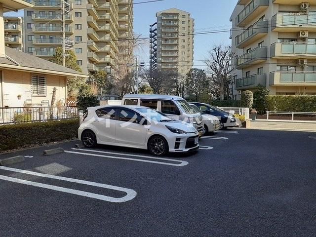 プレステージ大門の駐車場