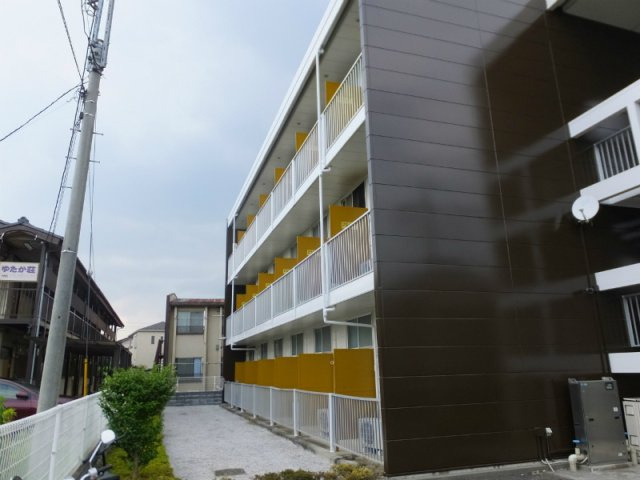 レオパレスプリムローズ前沢の外観