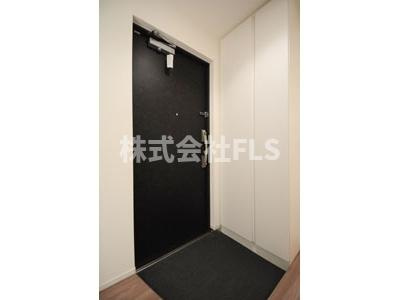港区赤坂６丁目の賃貸マンションの玄関