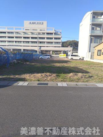 ６６２３６　岐阜市雄総柳町２丁目土地