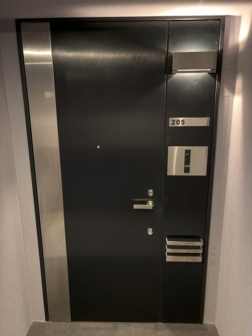 【玄関】
