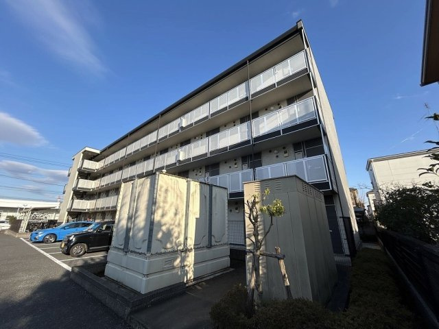 レオパレスエミールプラザの外観
