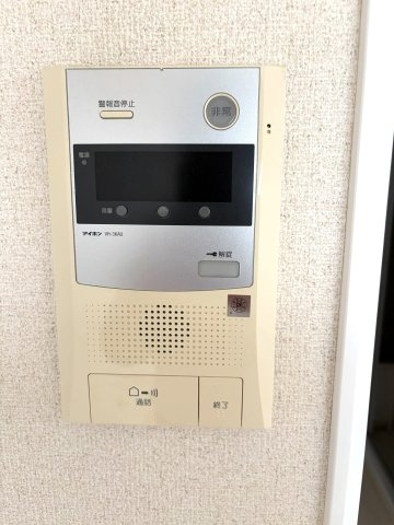 ワイライフ二子玉川のセキュリティ|来訪者の顔が確認できるモニターホン