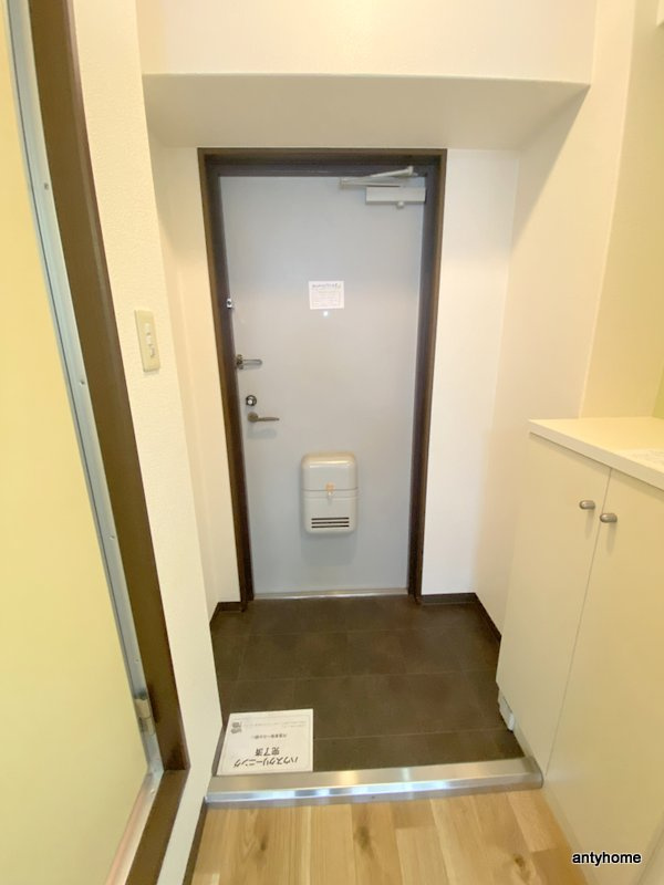 エムロード玉造の玄関
