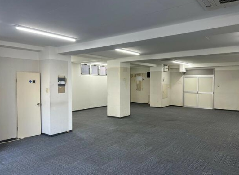 八王子市大和田町３丁目の倉庫の内装