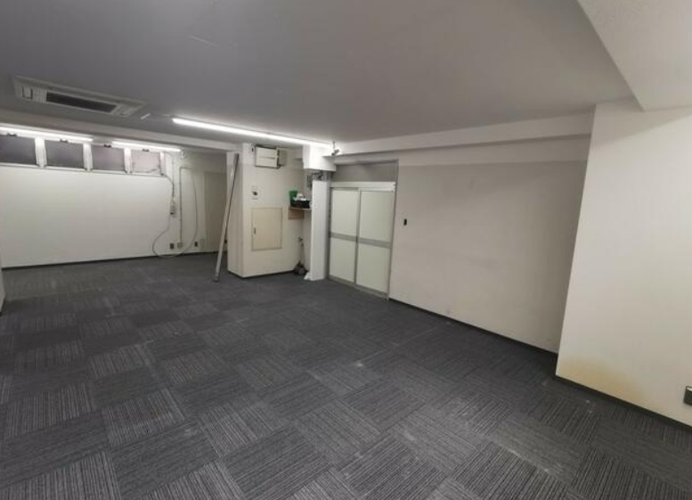 八王子市大和田町３丁目の倉庫