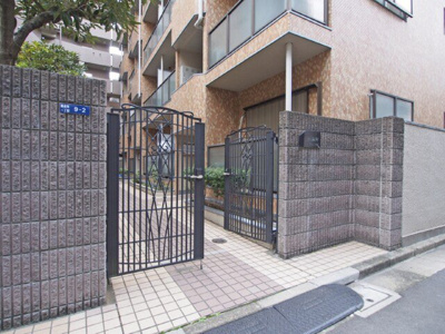 【エントランス】 | 南麻布ローヤルコーポ | 落ち着いたエントランスです
