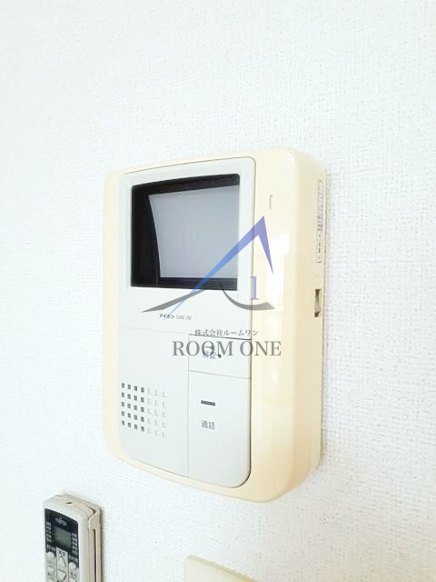 カルナック石鍋のセキュリティ|モニター付きインターホンです。