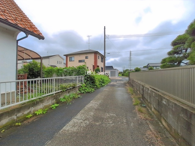 取手市谷中5期　新築戸建の前面道路含む現地写真