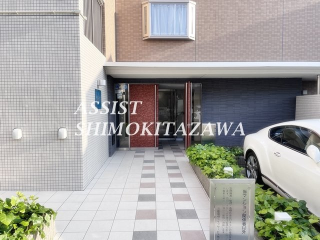 エクセラ三軒茶屋 のエントランス
