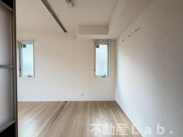 シャトレ城下の洋室|※反転タイプのお写真です。