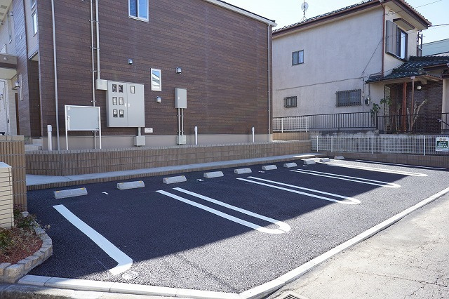 ラフローラの駐車場