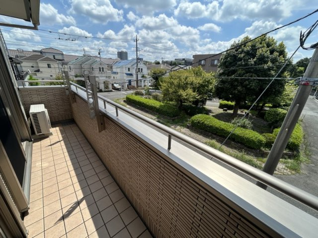 府中市四谷３丁目戸建のバルコニー|バルコニーからの眺めを楽しみながら食事をしませんか