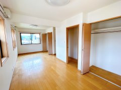 【洋室】 | 周南市勝間ヶ丘三丁目戸建 | ２階洋室（東側）9.8帖
